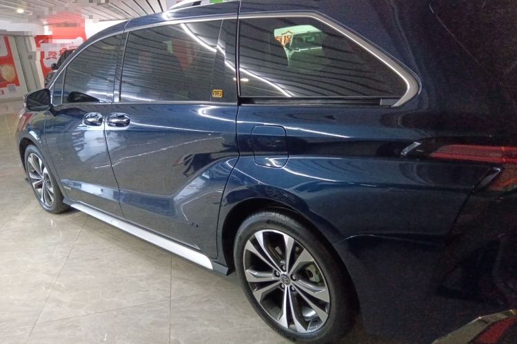 Used Toyota Granvia 2023 2.5L Hybrid Flagship VIP Edition
