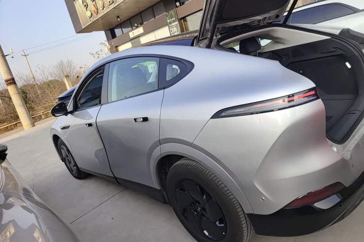 Used XPeng G6 2025 625 Long-Range Max Flagship Edition Exterior 3