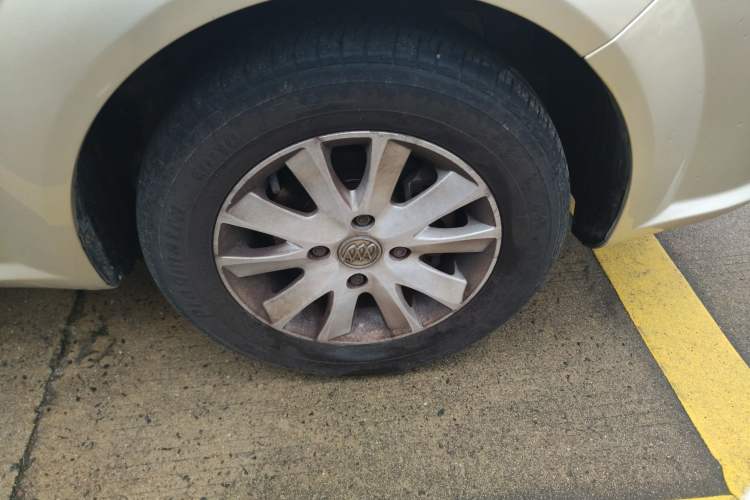 Used Buick Excelle 2011 1.6LX-AT Right Front Wheel Hub