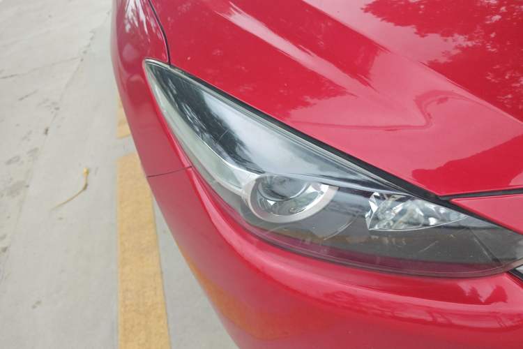 Used Mazda 3 Axela 2017 Sedan 1.5L Automatic Comfort Model Emission Standard China V Right Front Headlight