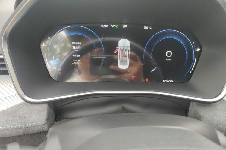 Used Geely Auto Preface 2023 2.0TD "Only This Verdant Green" Edition Odometer Close Up