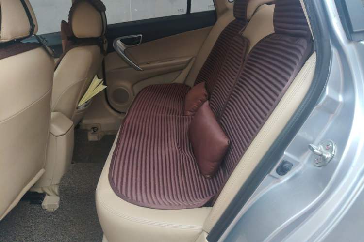 Used Soueast V5 Lingzhi 2012 1.5L Manual Luxury Version Left Rear Seat