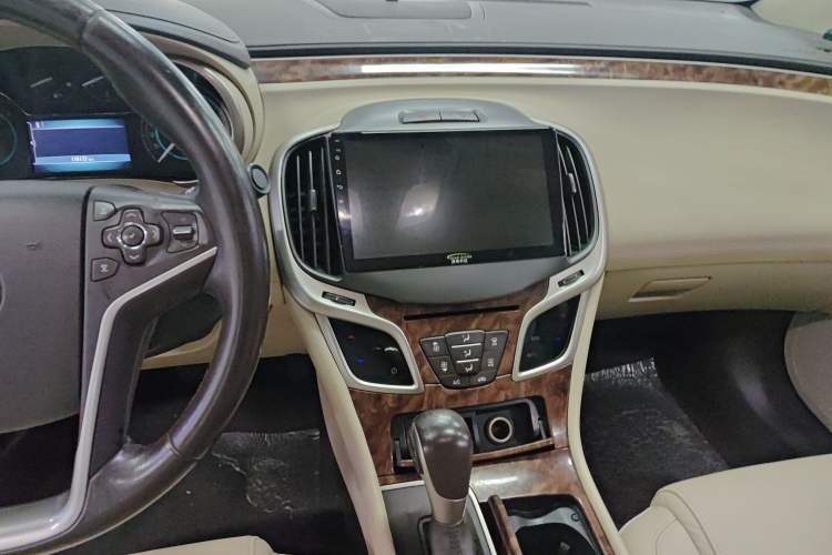 Used Buick LaCrosse 2013 2.4L SIDI Leading Comfort Version
