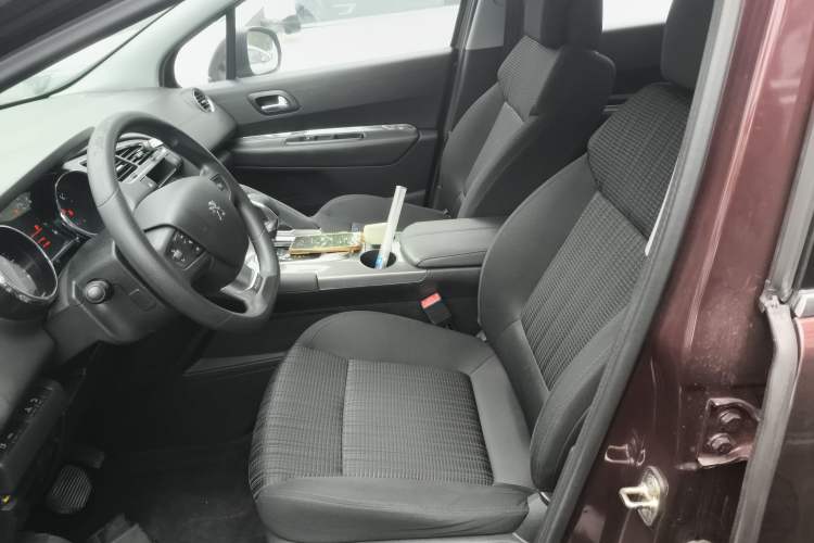 Used Peugeot 3008 2016 2.0L Automatic Classic Edition
