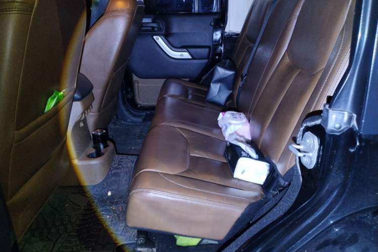 Used Jeep Wrangler 2013 3.6L Sahara Four-Door Edition
