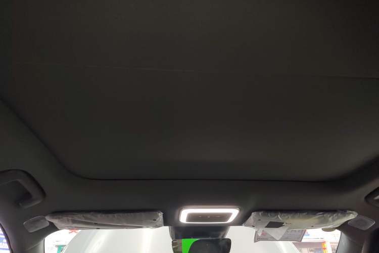 Used Zeekr 7X 2025 100 kWh Long-Range Rear-Wheel Drive with Intelligent Driving Features
