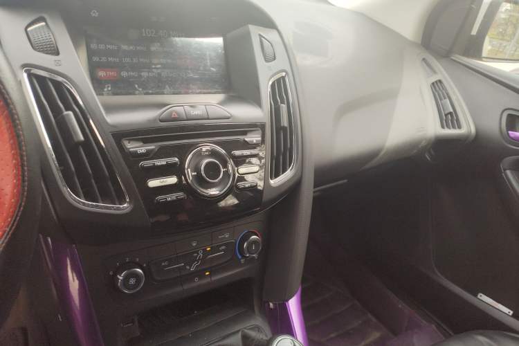 Used Ford Focus 2017 Hatchback 1.6L Manual Comfort Plus SmartDrive Edition Audio And AC Panel