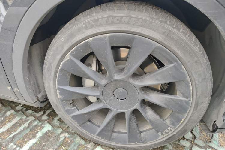 Used Tesla Model Y 2021 Long-Range All-Wheel-Drive Version 3D7