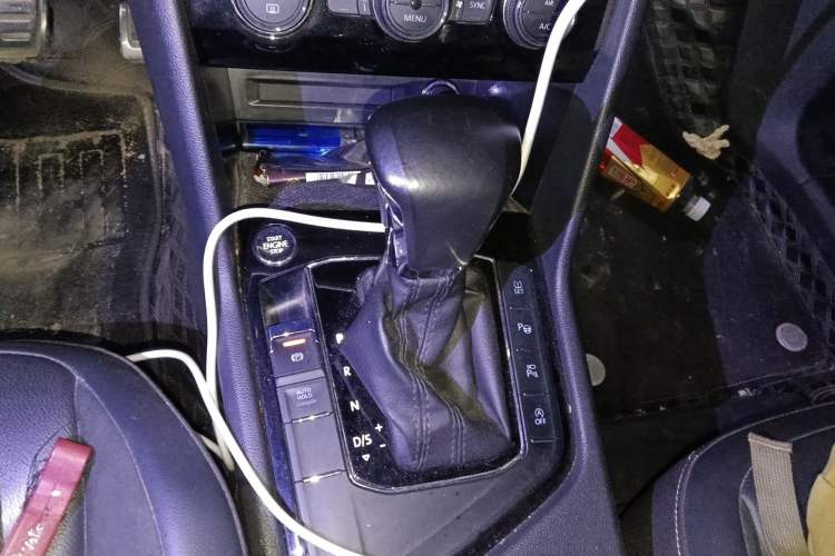 Used Volkswagen Tiguan L 2021 330TSI Automatic Two-Wheel Drive R-Line Enhanced Edition Gear Lever