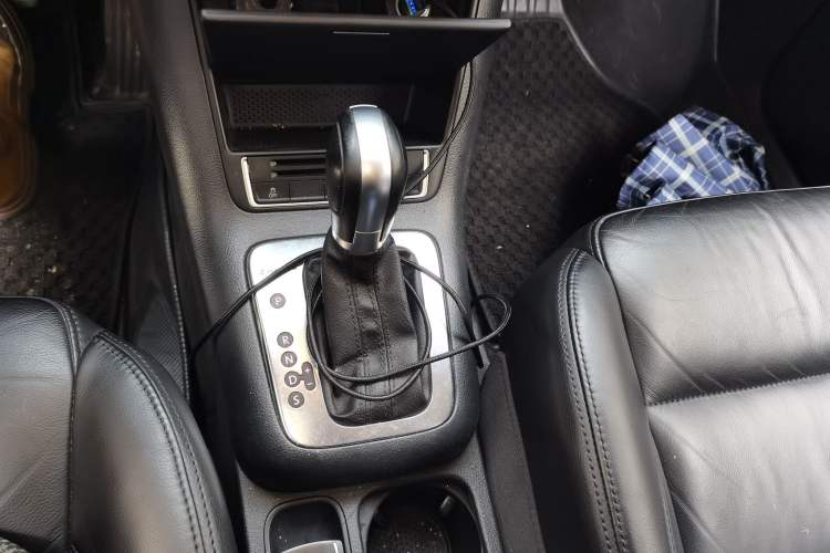 Used Volkswagen Tiguan 2013 1.8TSI Automatic All-Wheel-Drive Comfort Edition Gear Lever