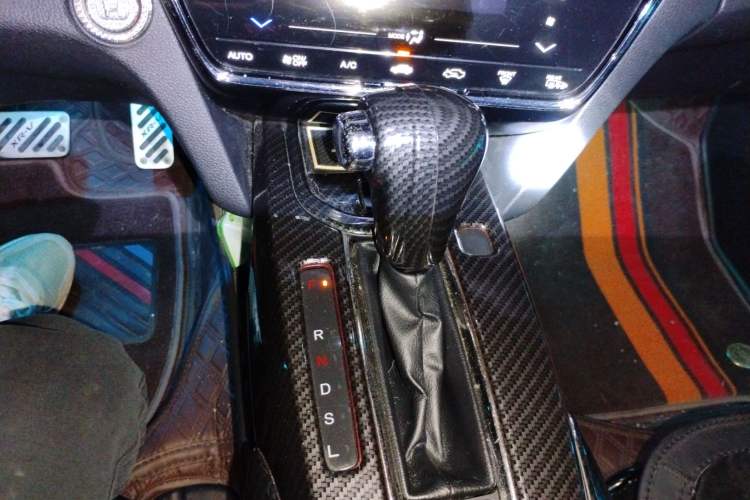 Used Honda XR-V 2015 1.8L VTi CVT Luxury Edition Gear Lever