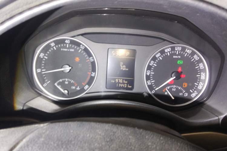 Used Skoda Octavia 2012 1.6L Automatic Yijie Edition Instrument Cluster
