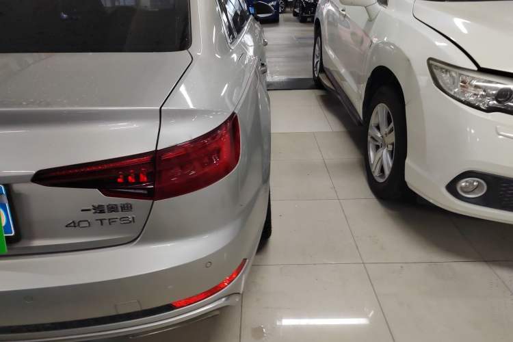 Used Audi A4L 2019 40 TFSI Fashion Version China V Right Rear Taillight