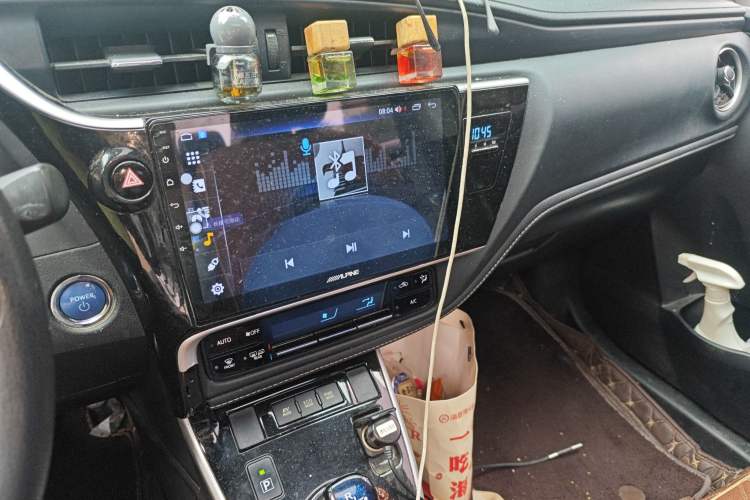 Used Toyota Corolla 2017 Revised Dual-Engine 1.8L E-CVT Leading Edition
