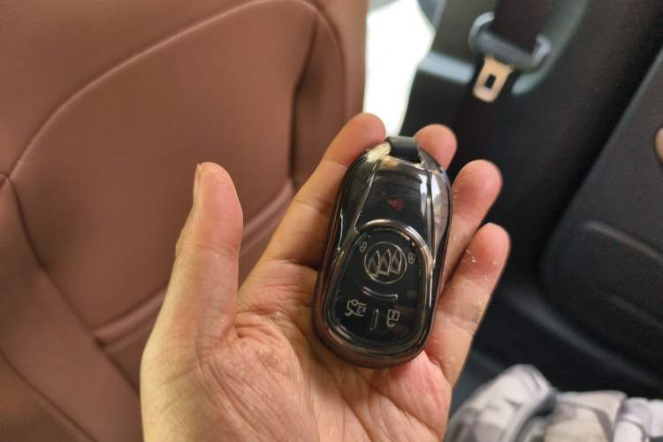 Used Buick Regal 2017 20T Prestige Model Vehicle Key