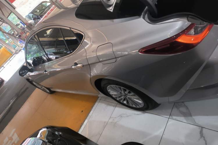 Used Toyota Camry 2024 Dual-Motor 2.0 HGVP Luxury Edition
