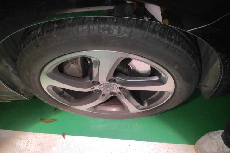 Used Mercedes-Benz E-Class 2017 E 300 L Sporty and Stylish Model
