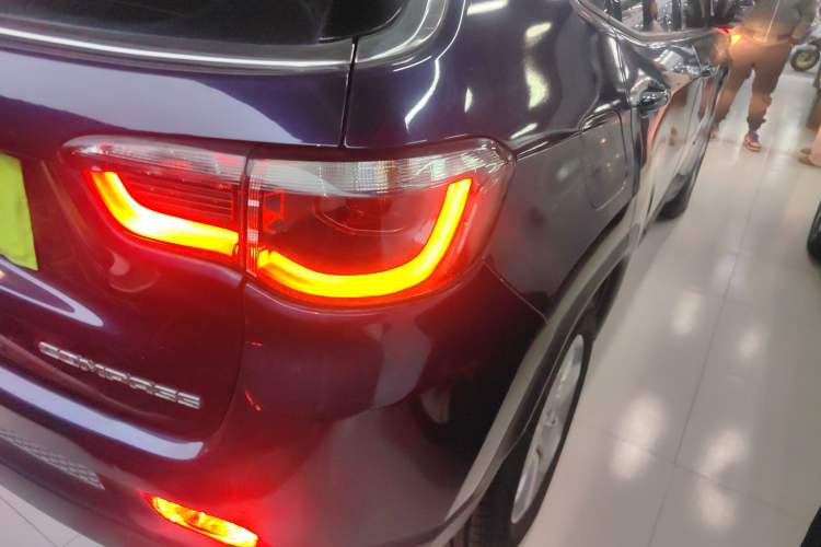 Used Jeep Compass 2020 220T Automatic Leading Edition
