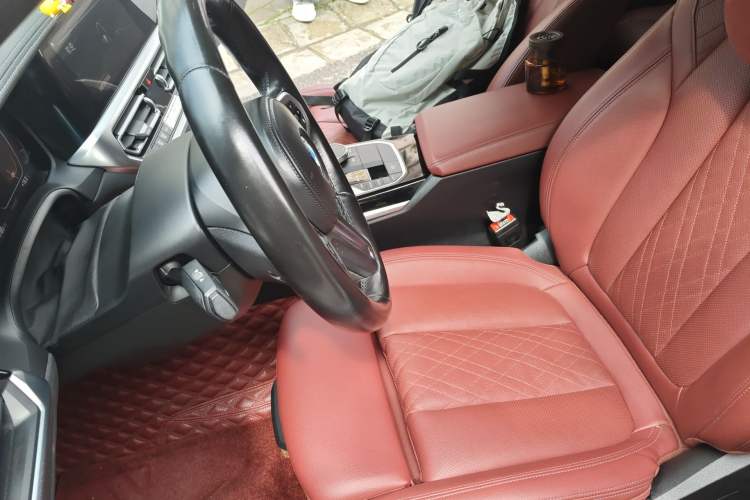 Used BMW 3 Series 2022 320Li M Sport Package Left Front Seat