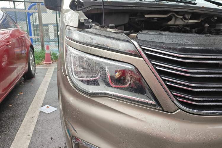 Used FORTHING Lingzhi 2020 M5L 1.6L Utility Model Right Front Headlight