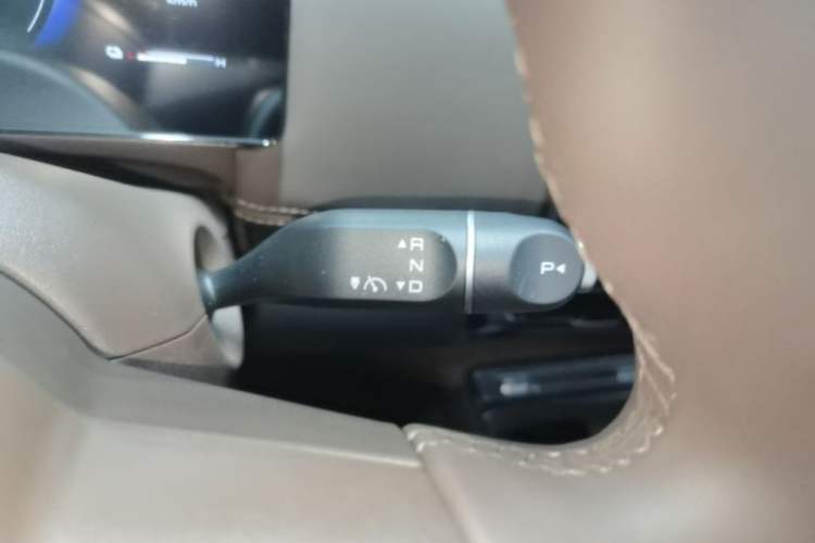 Used Wuling Starlight 730 2025 Model Plug-in Hybrid 125km Luxury Edition
