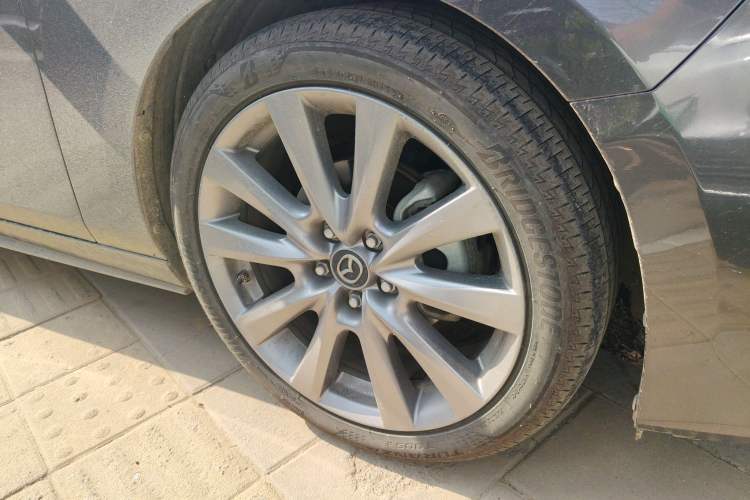 Used Mazda 3 Axela 2020 2.0L Automatic Zhiya Edition Right Front Wheel Hub