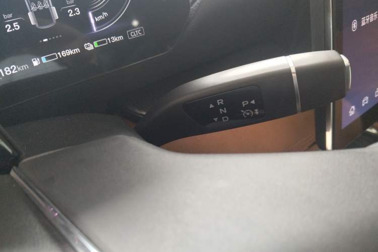 Used Mazda EZ-6 2024 Range-Extended 200 Luxury Edition Gear Lever