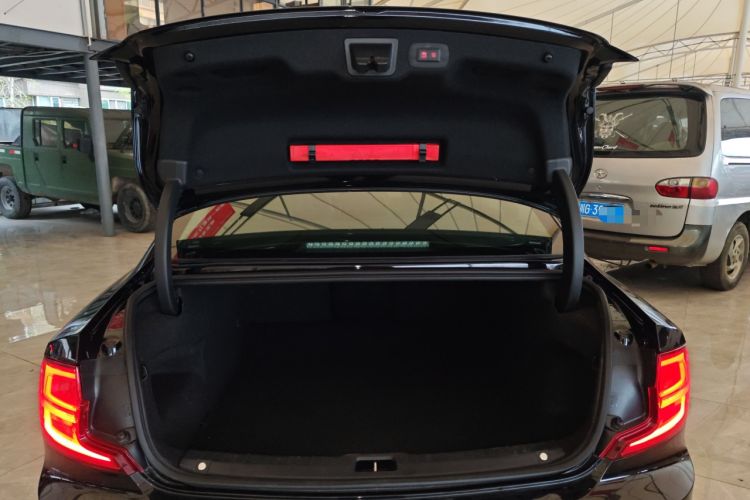 Used Volvo S90 2018 T5 Zhiyuan Edition
