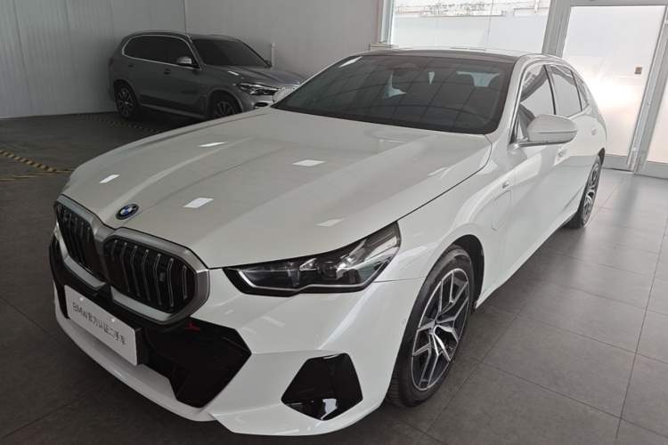 Used BMW i5 2024 eDrive 35L Luxury Model with M Sport Package