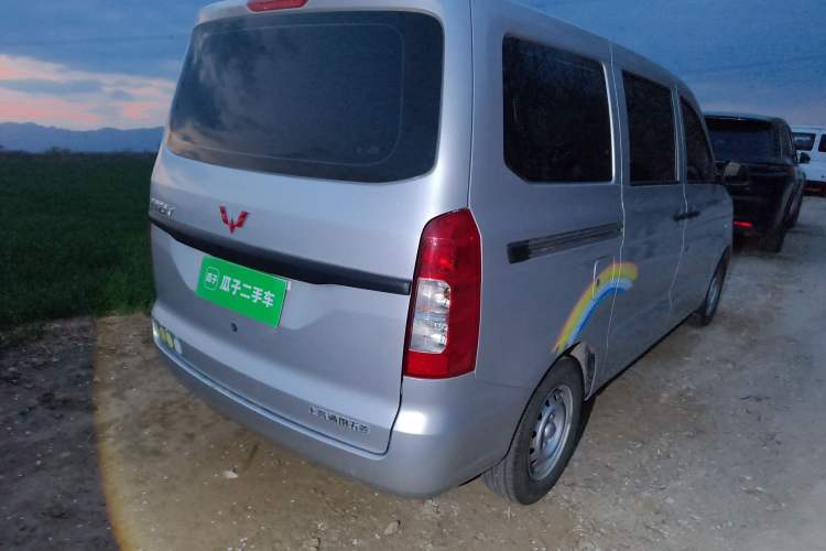 Used Wuling Hongguang V 2022 1.5L Jingqu Edition Electric-Assist LAR