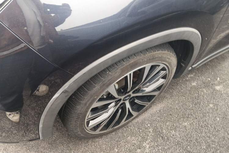 Used CHANGAN OSHAN X7 2020 1.5T Automatic Flagship Edition Left Front Wheel Hub