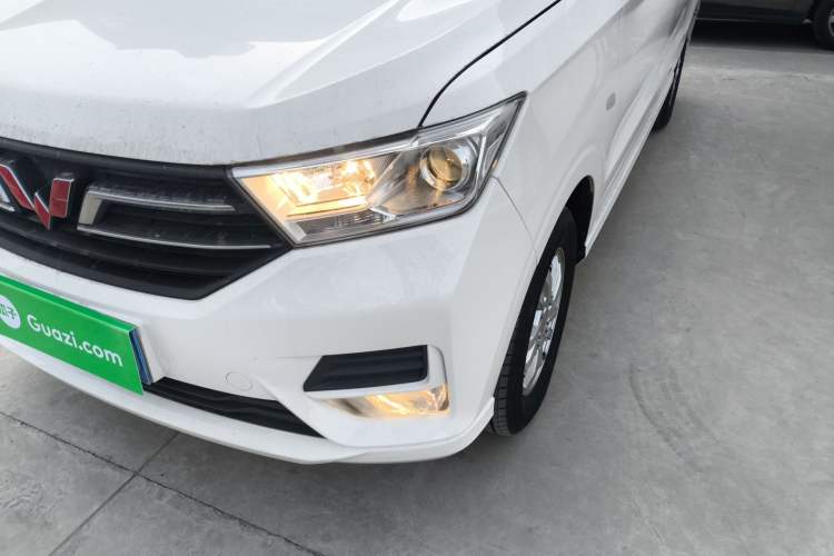 Used Wuling Hongguang 2021 1.5L S Comfort Edition LAR Left Front Headlight