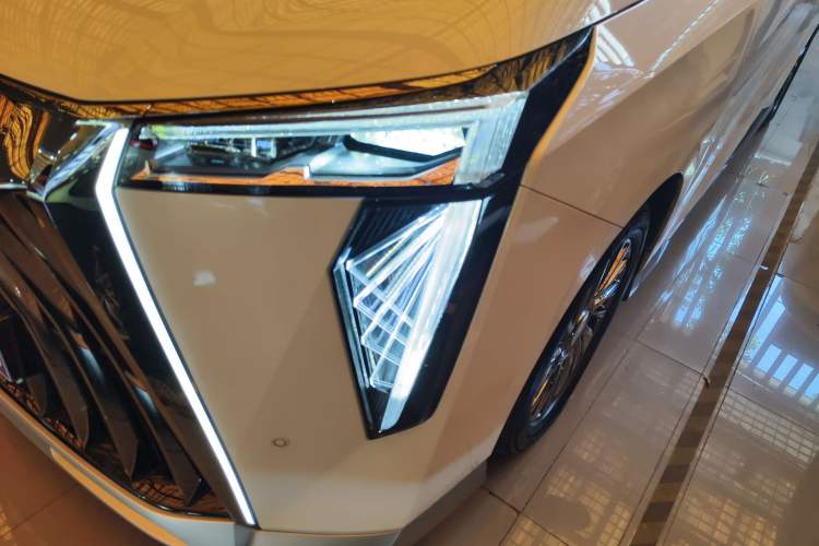 Used GAC Trumpchi M8 2023 Zongshi Series Dual-Motor Flagship Edition