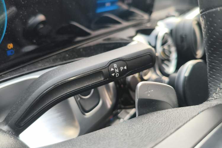 Used Mercedes-Benz EQB 2022 EQB 350 4MATIC First Edition Special Version Gear Lever