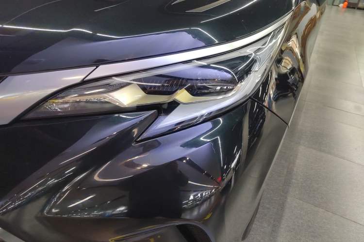 Used Toyota Granvia 2023 2.5L Hybrid Prestige PLUS Edition
