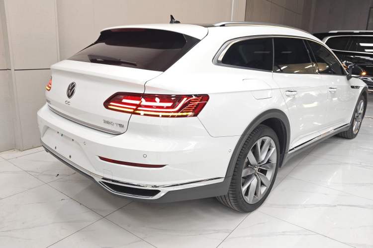 Used Volkswagen FAW-Volkswagen CC 2023 Hunting Vehicle 380TSI Hunter's Heart Edition