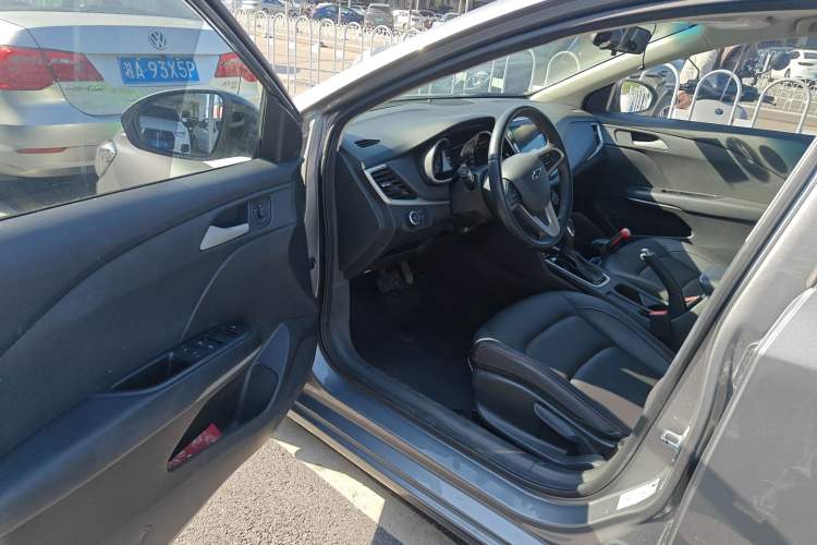 Used Chevrolet Monza 2020 Light Hybrid Redline 320T Dual-Clutch Thrilling Edition
