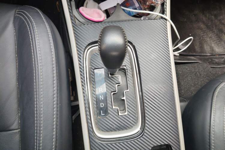 Used Mitsubishi Outlander 2019 2.4L 4x4 Zhi Xiang Edition 7 Seats China V Emission Standard Gear Lever