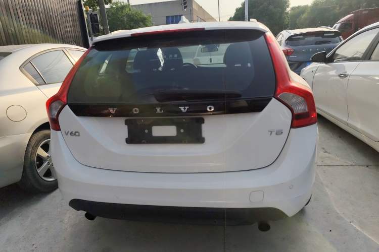 Used Volvo V60 2013 T5 Comfort Edition
