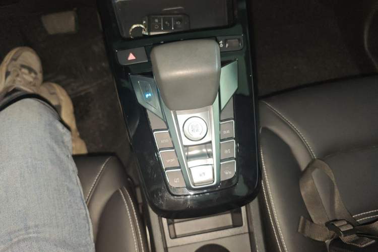 Used BYD Yuan New Energy 2019 EV360 Smart Connect Enjoyment Model Gear Lever