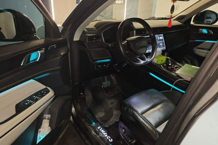 Used Lynk & Co 05 2020 2.0TD Two-Wheel Drive Shine Halo Driver Seat