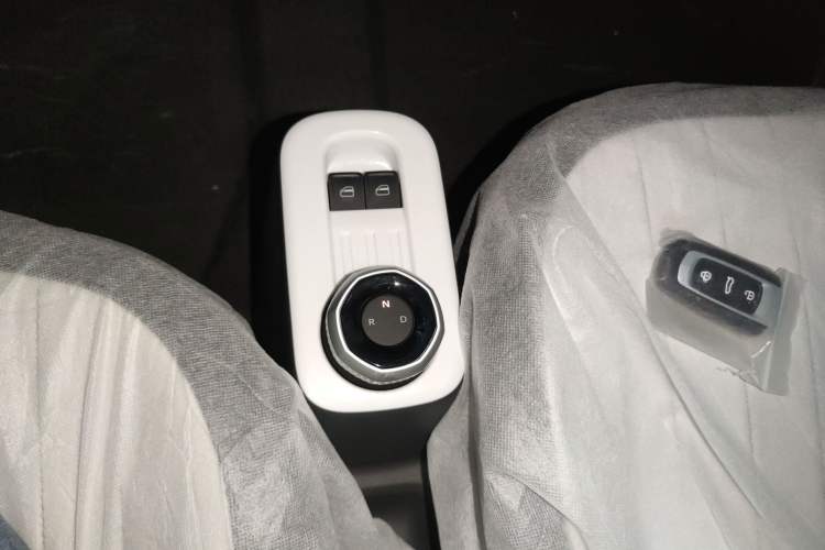 Used Geely Galaxy Panda 2025 210km Panda Rider Gear Lever