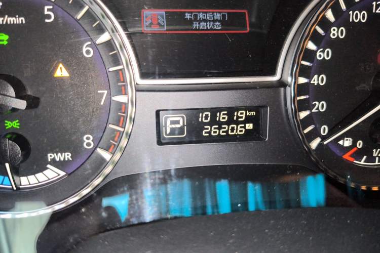 Used Infiniti QX60 2016 2.5 S/C Hybrid Two-Wheel-Drive Excellence Edition China V Standard Odometer Close Up