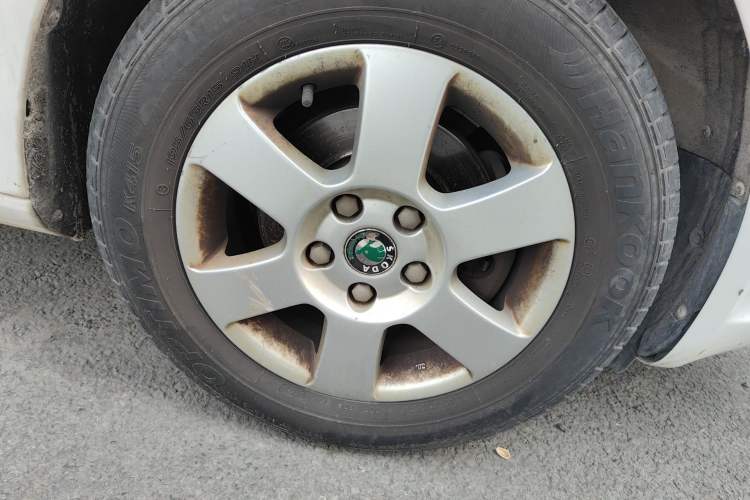 Used Skoda Octavia 2012 1.6L Automatic Yijun Edition Right Front Wheel Hub
