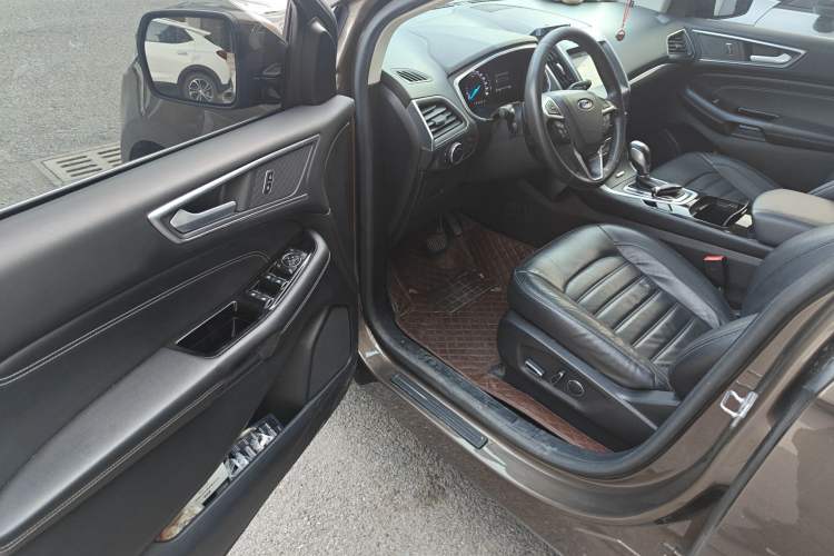 Used Ford Edge 2016 EcoBoost 245 Two-Wheel-Drive Titanium 7-Seater