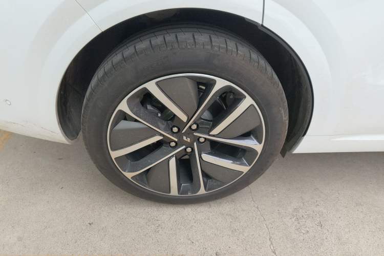 Used Li Auto L6 2024 Max Exterior 5