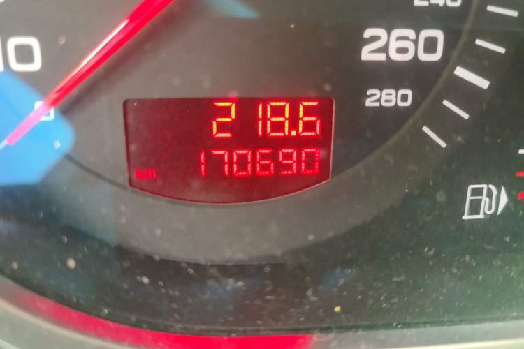 Used Audi A6L 2011 2.0 TFSI automatic Comfort trim
