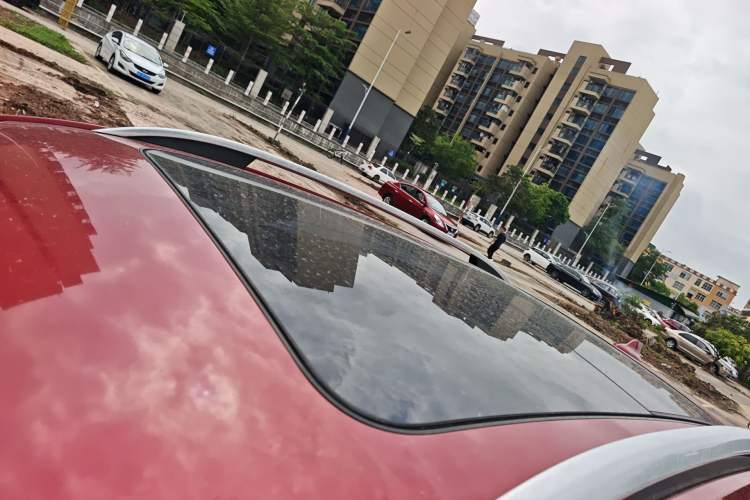 Used Roewe RX5 2016 20T Two-Wheel Drive Automatic Internet Smart Edition Roof