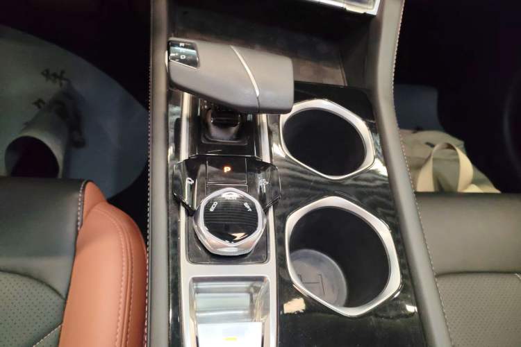 Used CHANGAN Eado 2023 Changan Edition PLUS Blue Whale NE 1.4T GDI DCT Prestige Version
