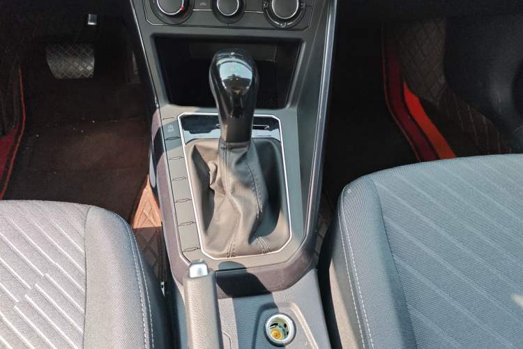 Used Volkswagen Lavida 2023 New Sharp 1.5L Automatic Excellent New Edition Gear Lever